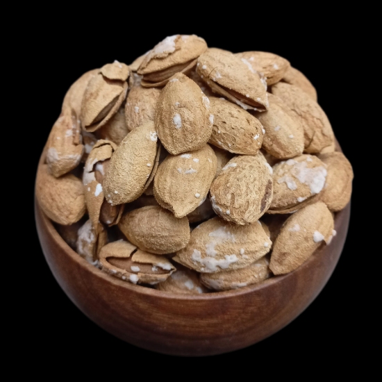 تصویر بادام منقا پوست کاغذی شور