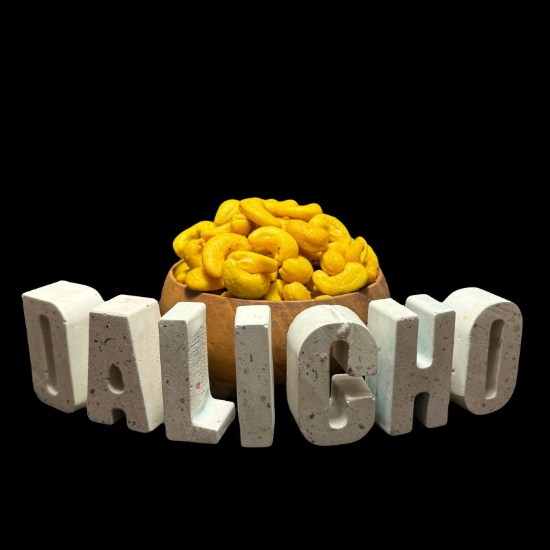 تصویر بادام هندی زعفرانی سایز متوسط